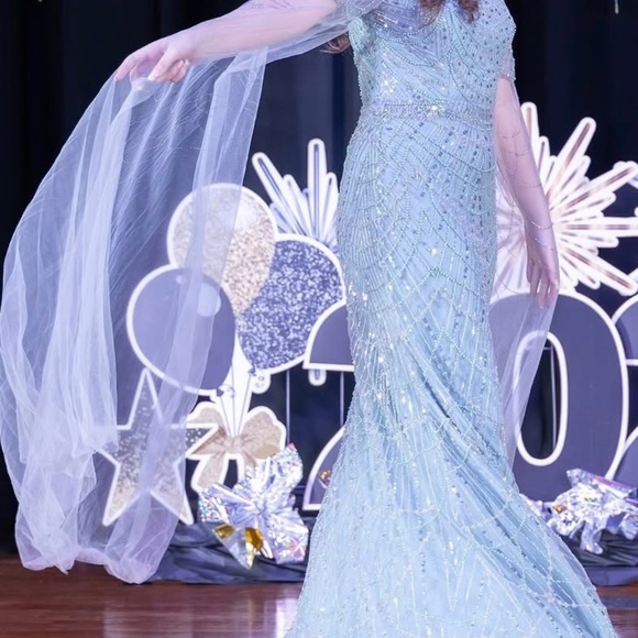 Women’s Teal Pageant/Prom Dress Size 8 with Sleeves - Picture 2 of 7